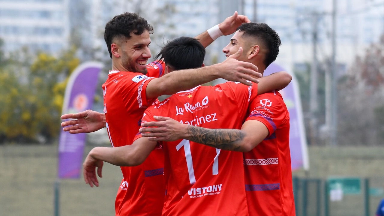 "Los Lobos" aúllan con fuerza en el debut: Aguará golea 3-0 en el arranque de la Tercera A